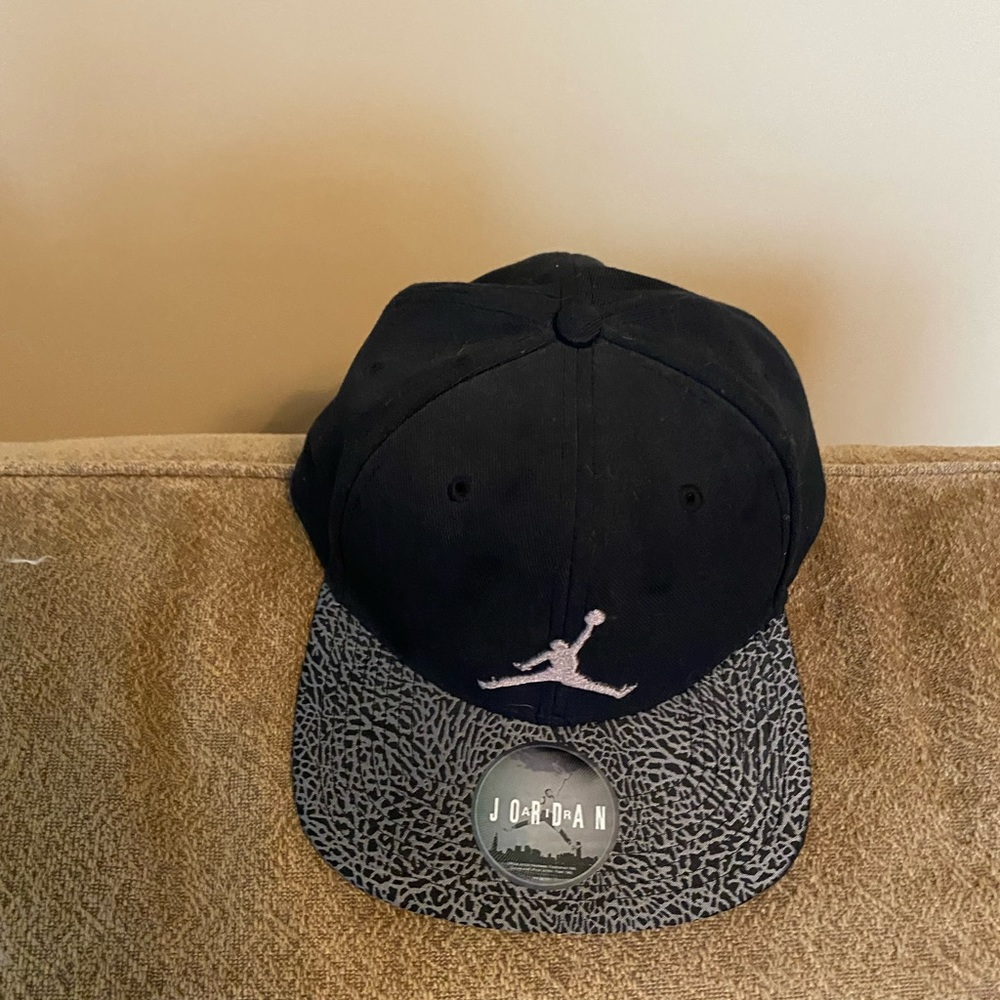 Jordan jumpman snapback hat elephant print bill and sticker New never worn